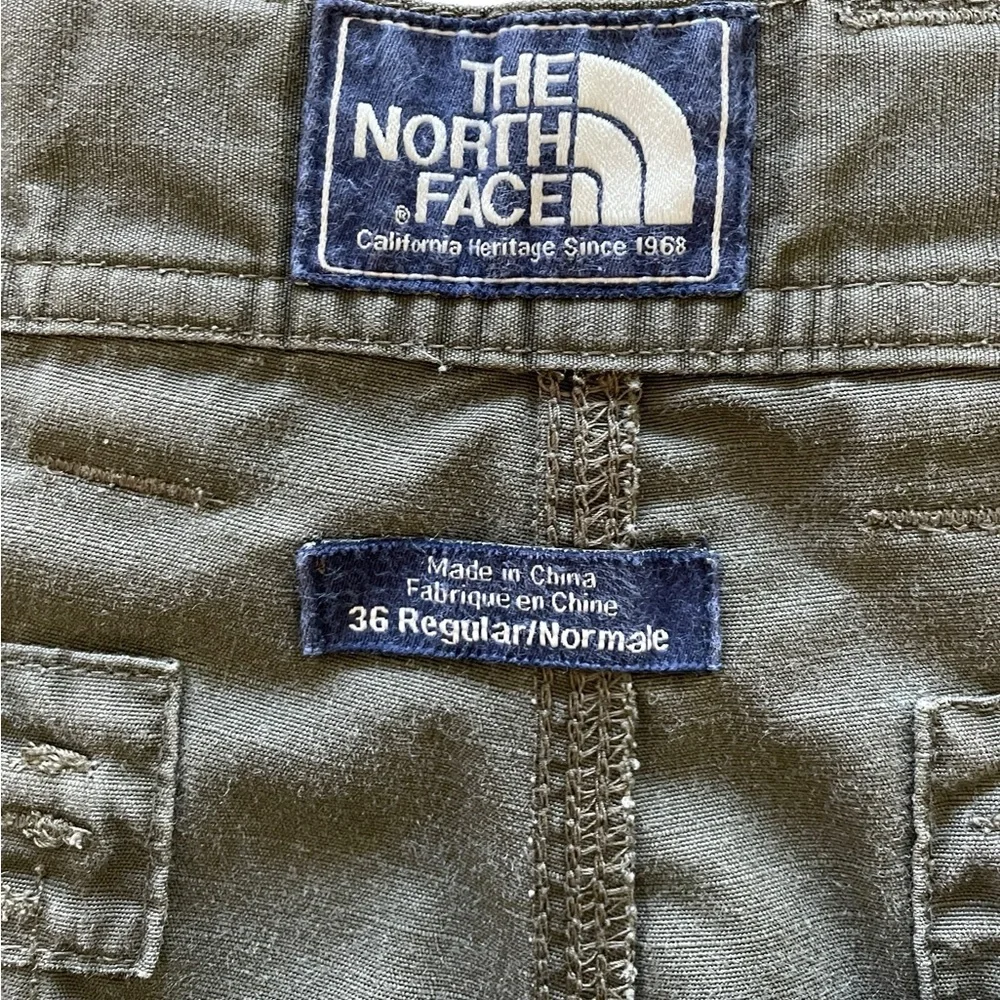 THE NORTH FACE OLIVE GREEN MEN’S CARGO SHORTS Size 36 Gorpcore Hiking Athleisure